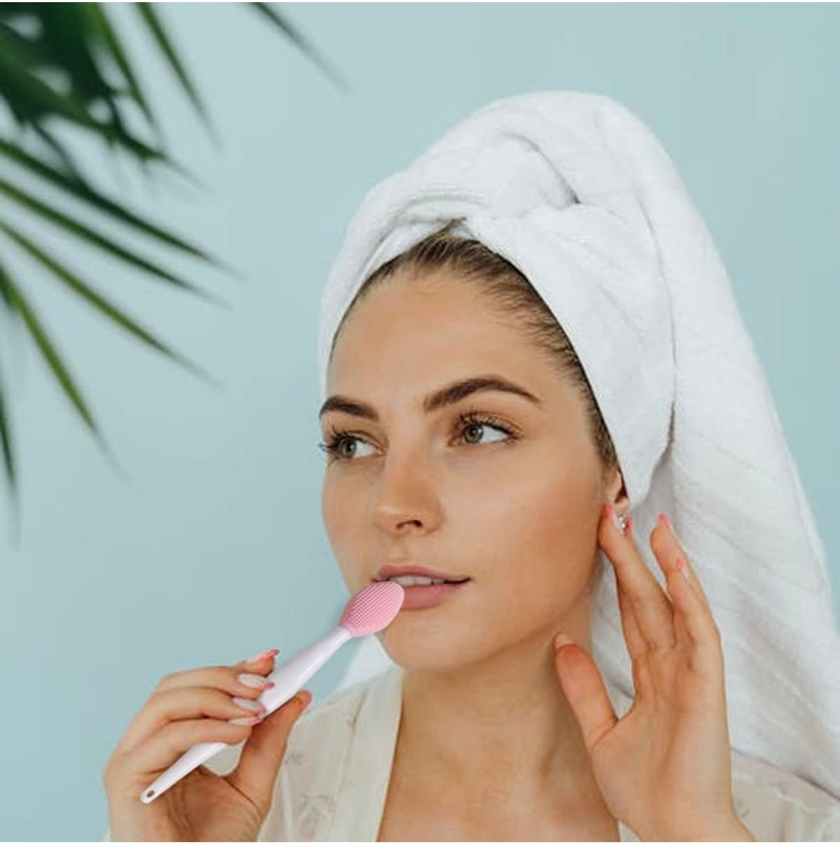 Exfoliating lip scrub brush